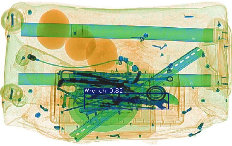 Detection preview by Segmentatation_v8_medium_train_250