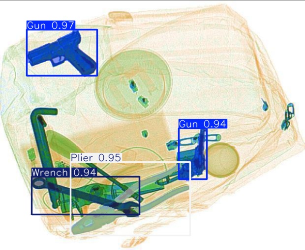 Detection preview by Segmentatation_v8_medium_train_250