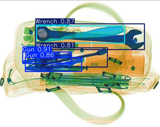 Detection preview by Segmentatation_v8_medium_train_250