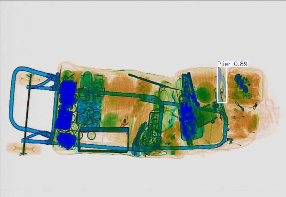 Detection preview by Segmentatation_v8_medium_train_250