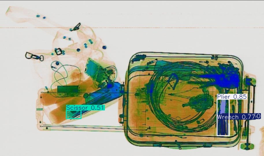 Detection preview by Segmentatation_v8_medium_train_250