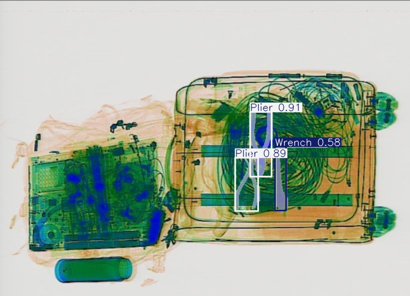 Detection preview by Segmentatation_v8_medium_train_250