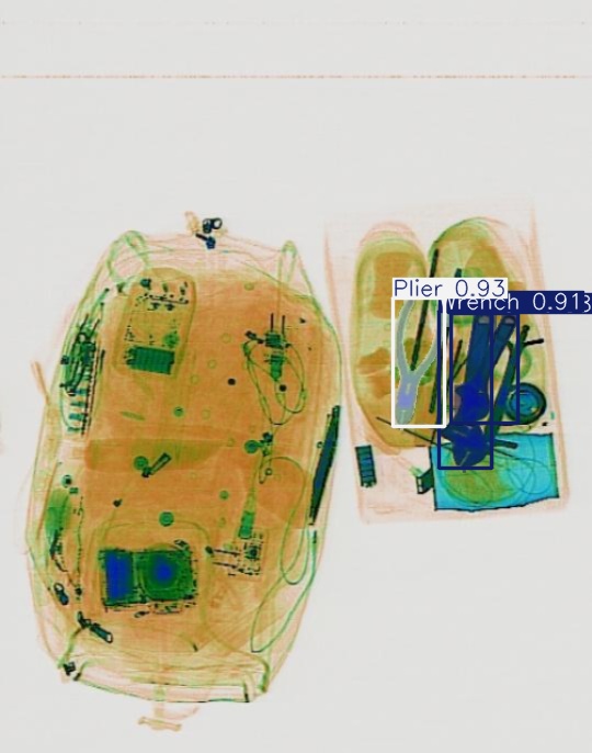 Detection preview by Segmentatation_v8_medium_train_250