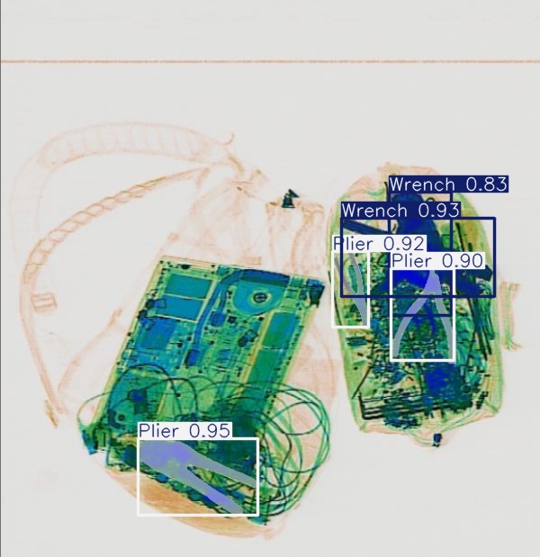 Detection preview by Segmentatation_v8_medium_train_250