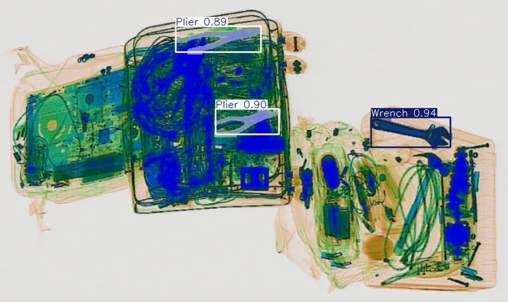 Detection preview by Segmentatation_v8_medium_train_250