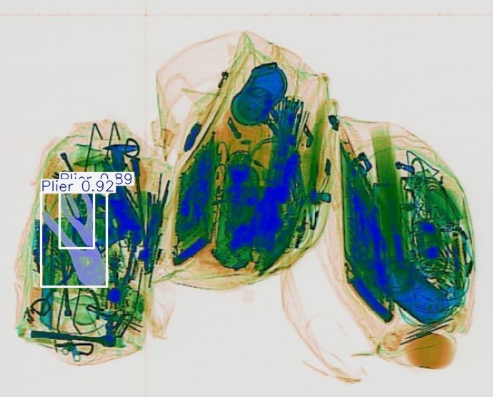Detection preview by Segmentatation_v8_medium_train_250
