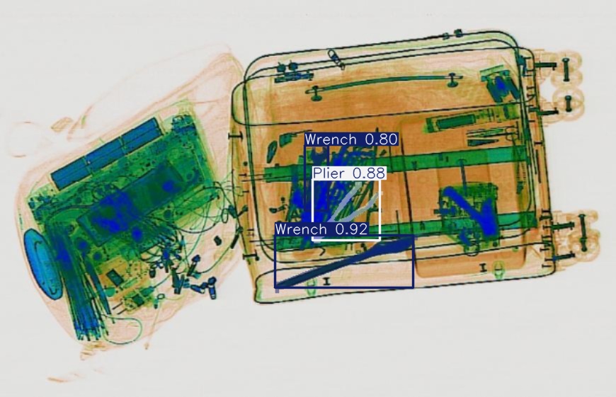 Detection preview by Segmentatation_v8_medium_train_250