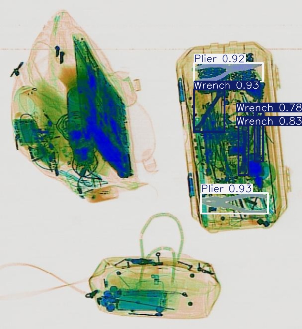 Detection preview by Segmentatation_v8_medium_train_250