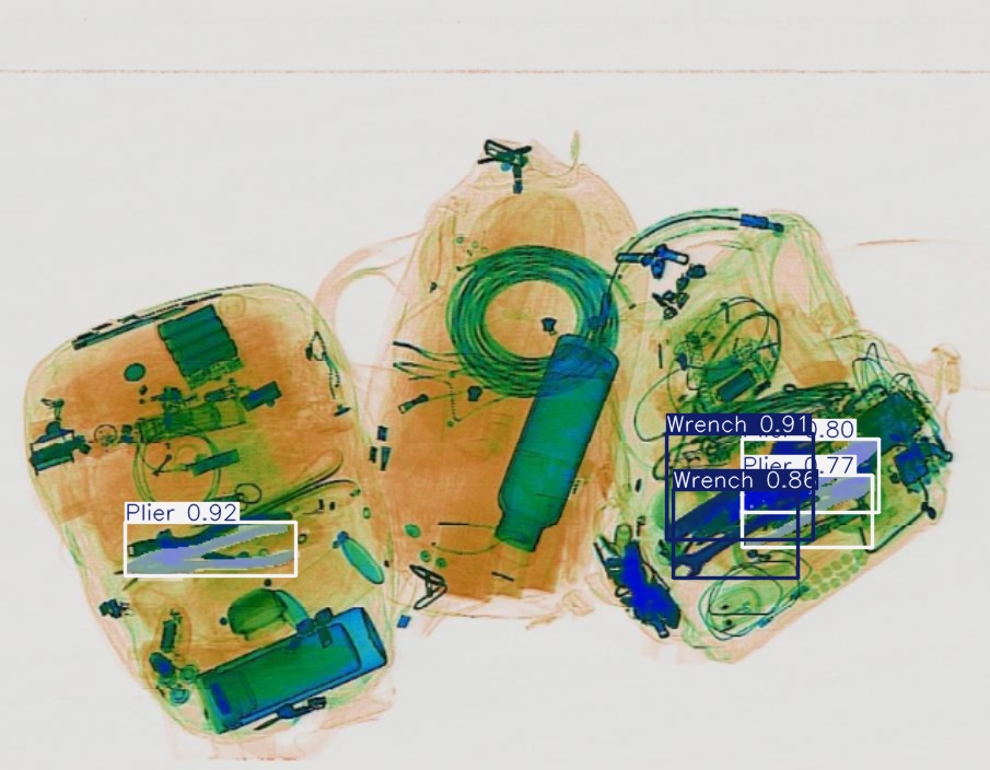 Detection preview by Segmentatation_v8_medium_train_250
