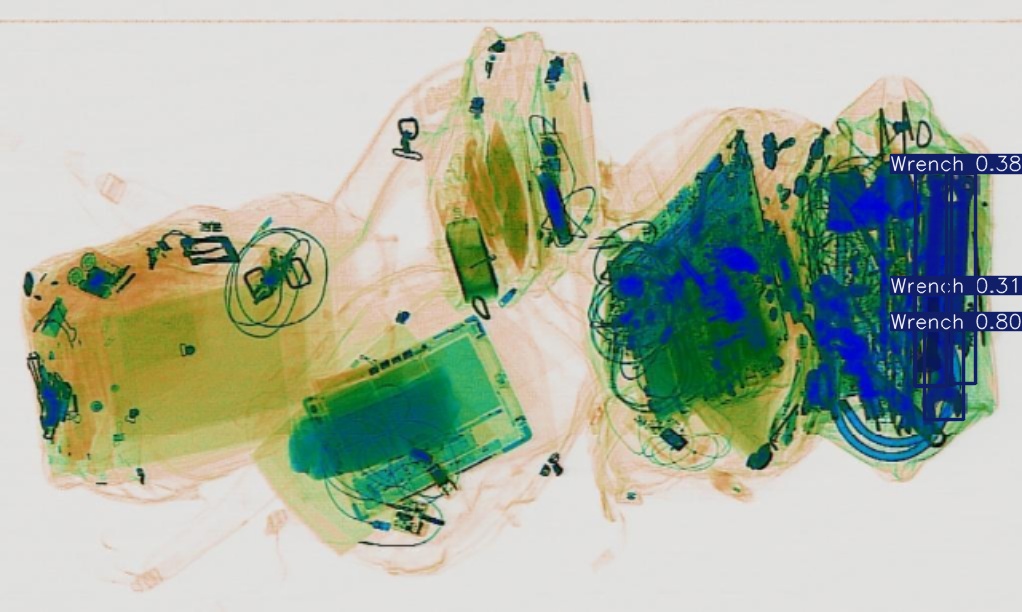 Detection preview by Segmentatation_v8_medium_train_250