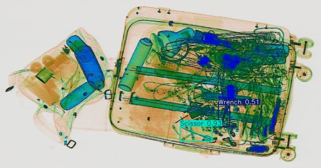 Detection preview by Segmentatation_v8_medium_train_250