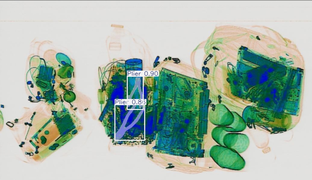 Detection preview by Segmentatation_v8_medium_train_250