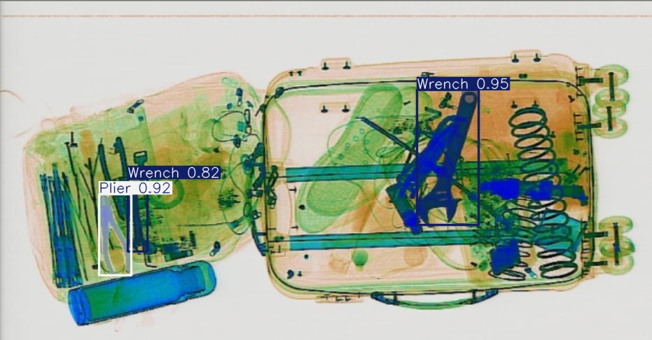 Detection preview by Segmentatation_v8_medium_train_250