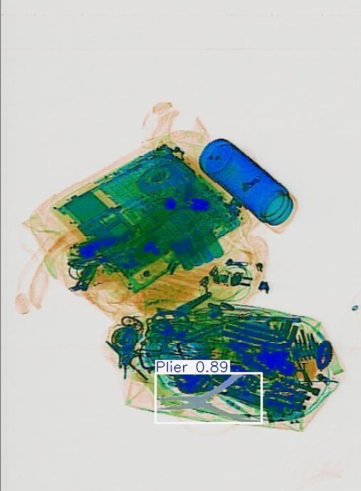 Detection preview by Segmentatation_v8_medium_train_250