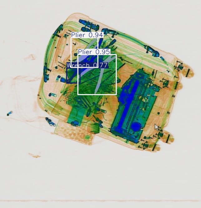 Detection preview by Segmentatation_v8_medium_train_250