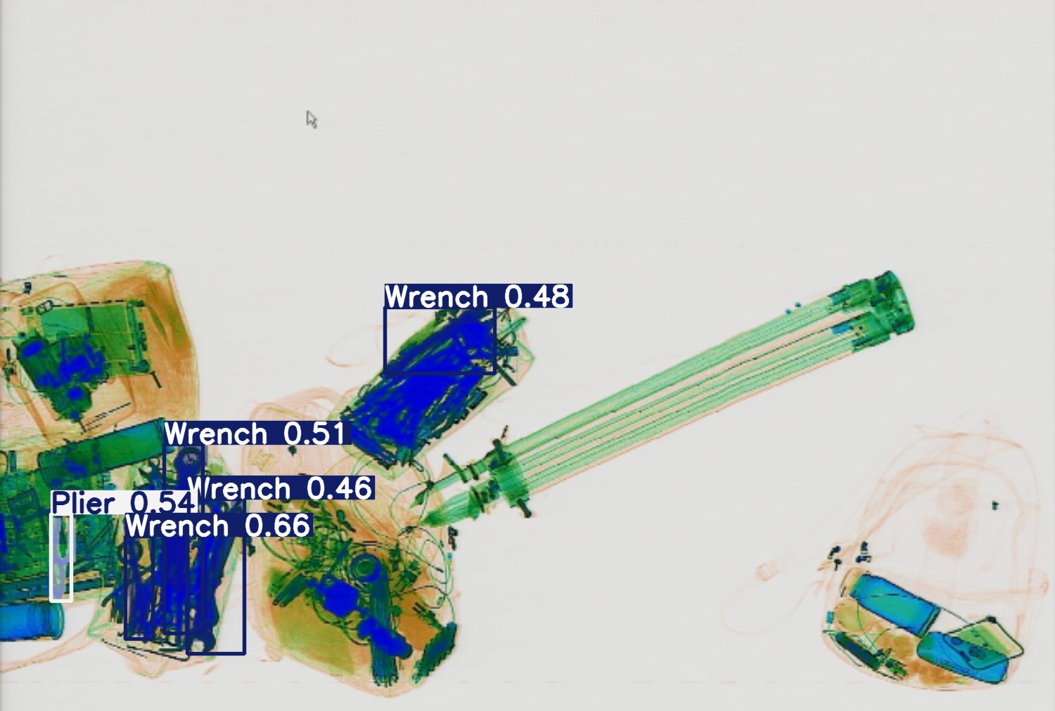 Detection preview by Segmentatation_v8_medium_train_250
