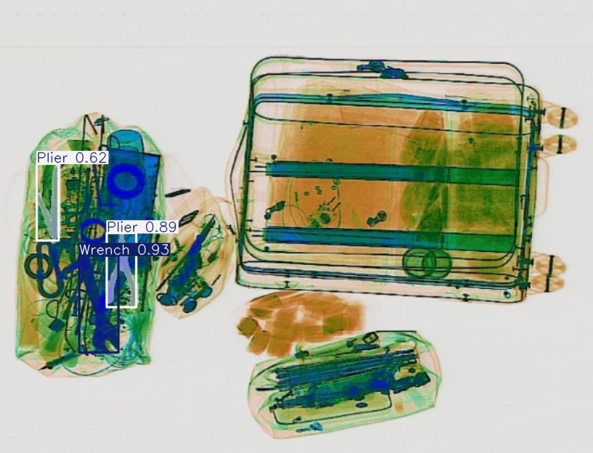 Detection preview by Segmentatation_v8_medium_train_250