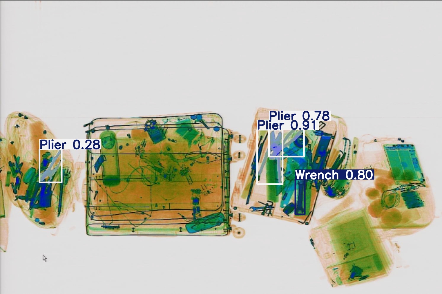 Detection preview by Segmentatation_v8_medium_train_250
