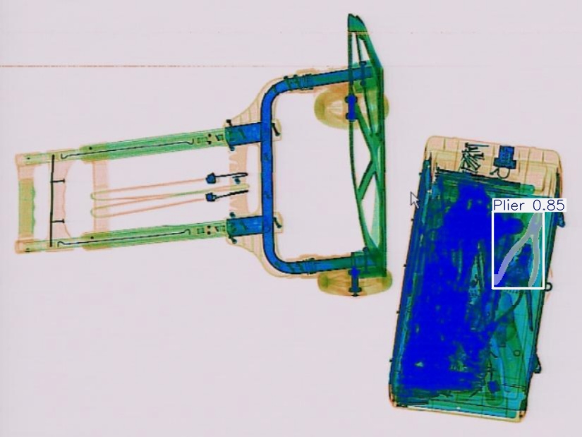 Detection preview by Segmentatation_v8_medium_train_250