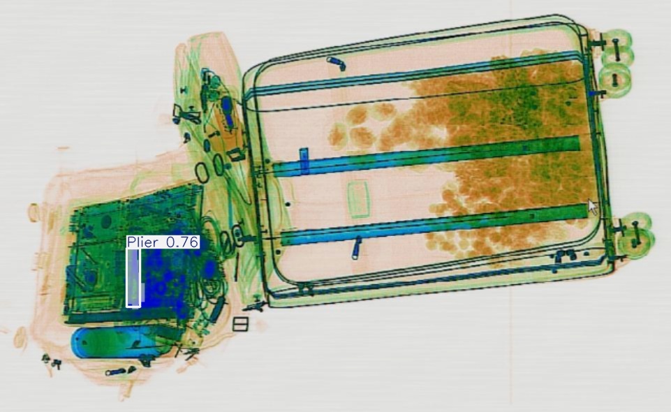 Detection preview by Segmentatation_v8_medium_train_250
