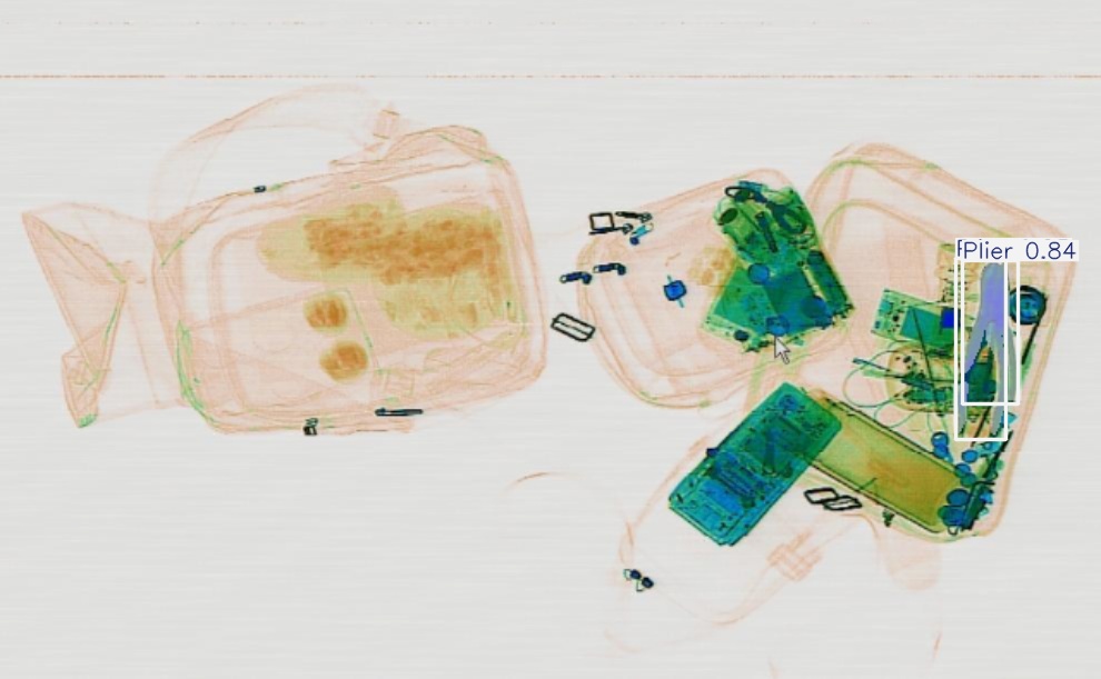 Detection preview by Segmentatation_v8_medium_train_250