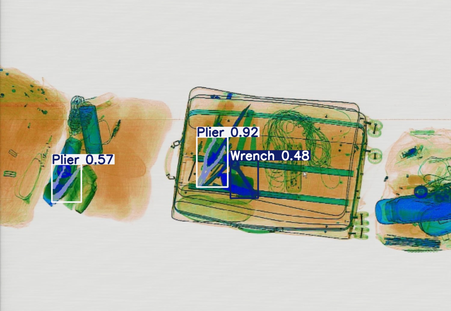 Detection preview by Segmentatation_v8_medium_train_250
