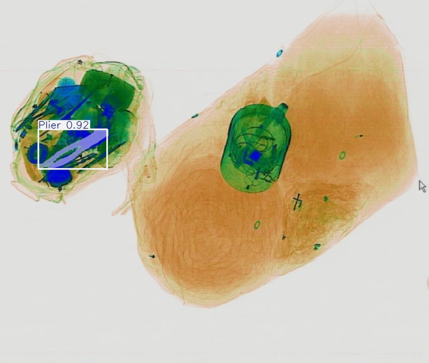 Detection preview by Segmentatation_v8_medium_train_250