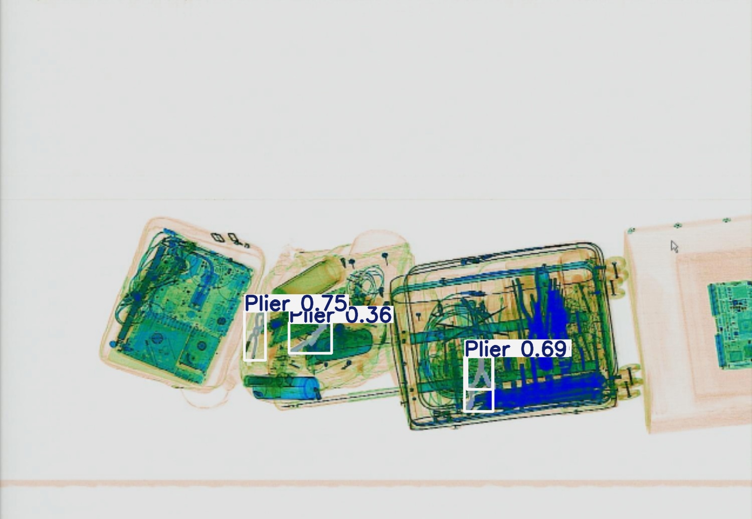 Detection preview by Segmentatation_v8_medium_train_250