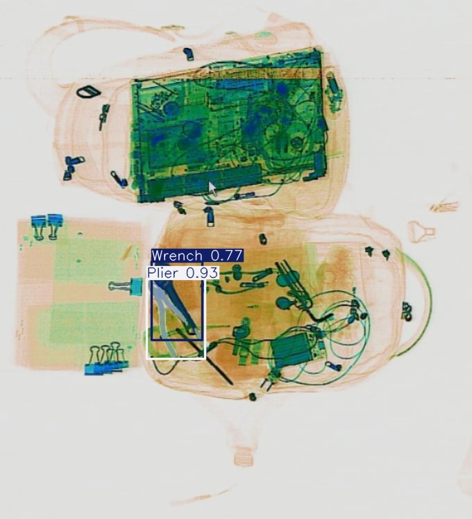 Detection preview by Segmentatation_v8_medium_train_250