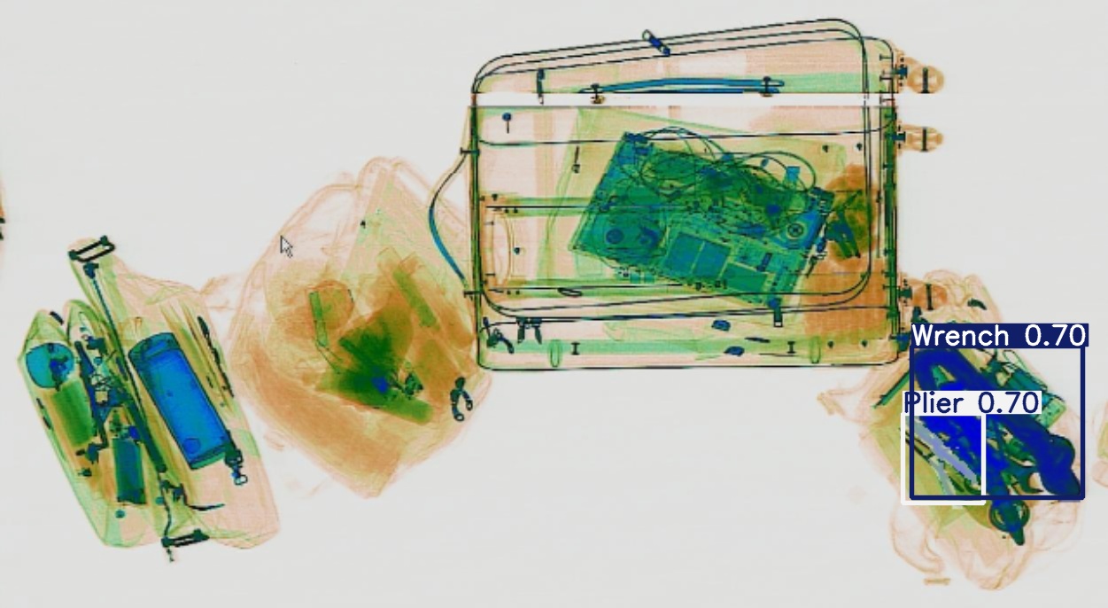 Detection preview by Segmentatation_v8_medium_train_250