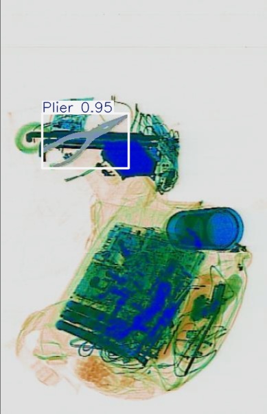 Detection preview by Segmentatation_v8_medium_train_250