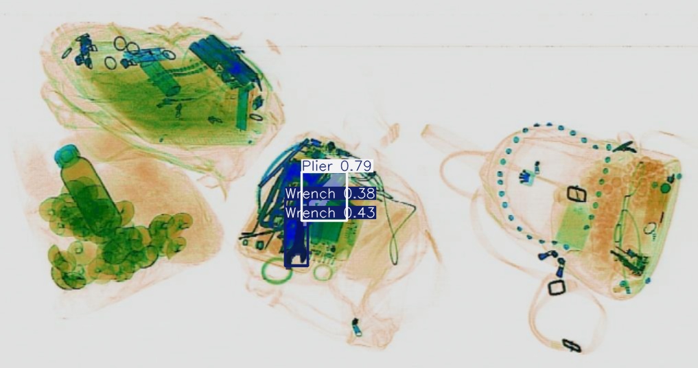 Detection preview by Segmentatation_v8_medium_train_250