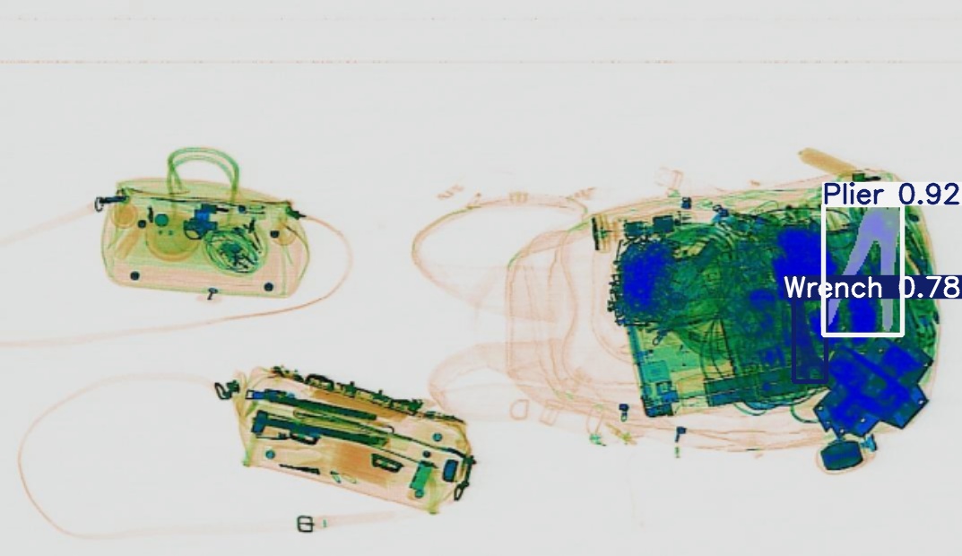 Detection preview by Segmentatation_v8_medium_train_250