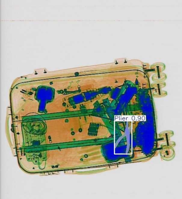 Detection preview by Segmentatation_v8_medium_train_250