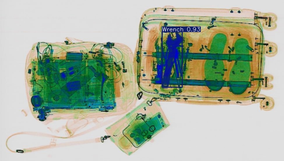 Detection preview by Segmentatation_v8_medium_train_250