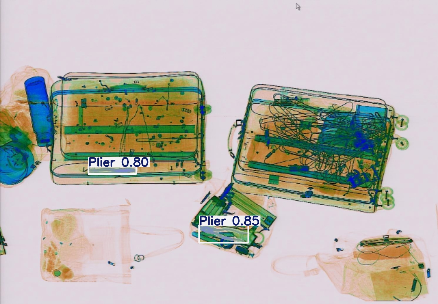 Detection preview by Segmentatation_v8_medium_train_250