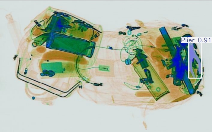 Detection preview by Segmentatation_v8_medium_train_250