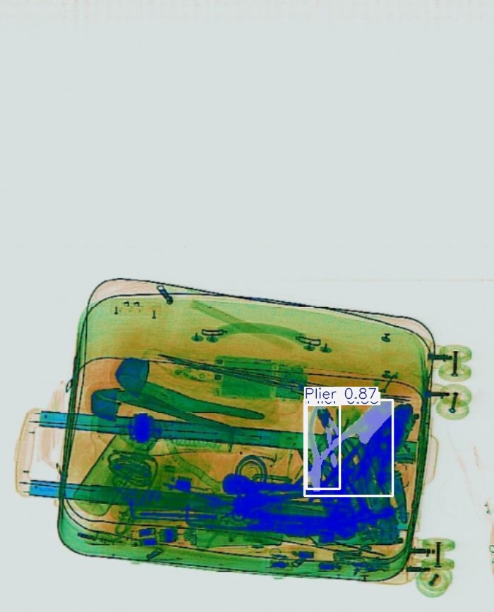 Detection preview by Segmentatation_v8_medium_train_250