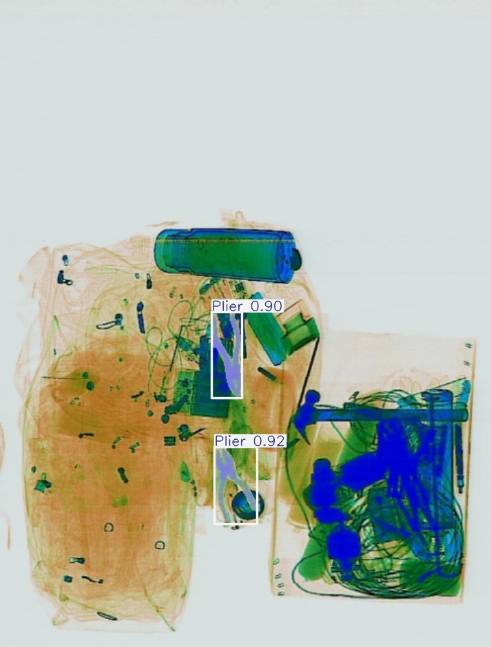 Detection preview by Segmentatation_v8_medium_train_250