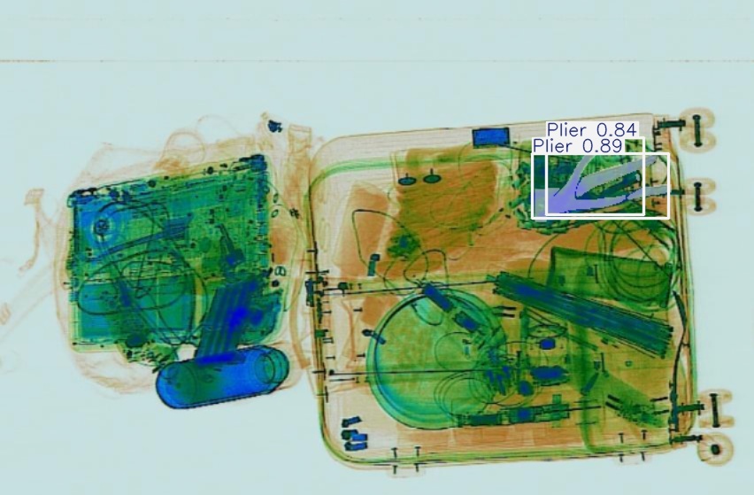 Detection preview by Segmentatation_v8_medium_train_250