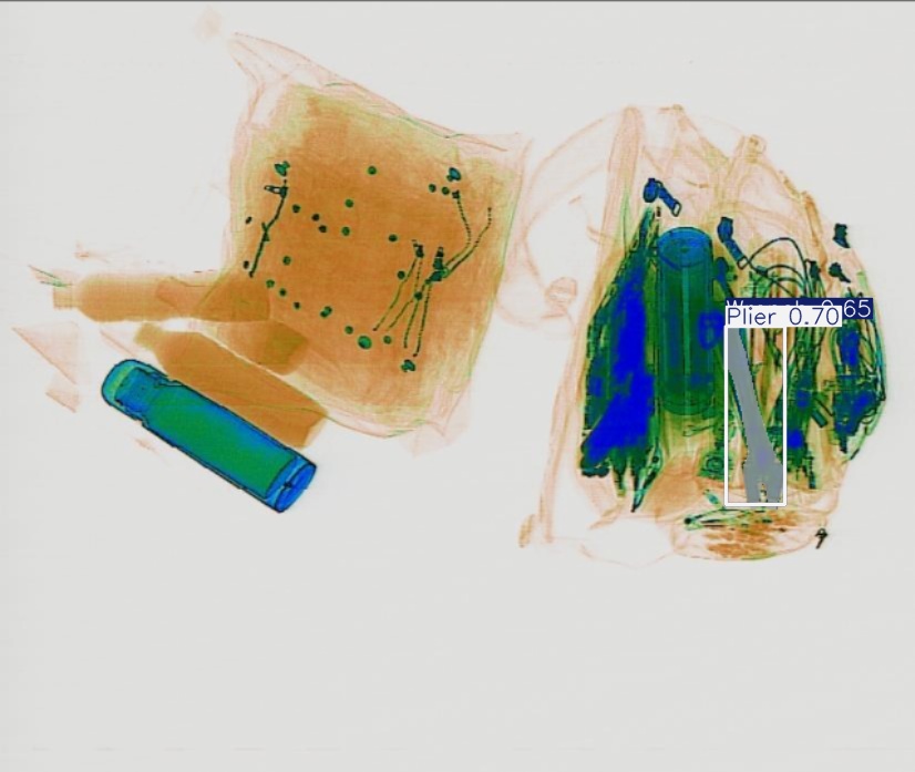 Detection preview by Segmentatation_v8_medium_train_250