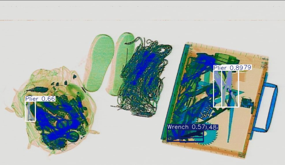 Detection preview by Segmentatation_v8_medium_train_250