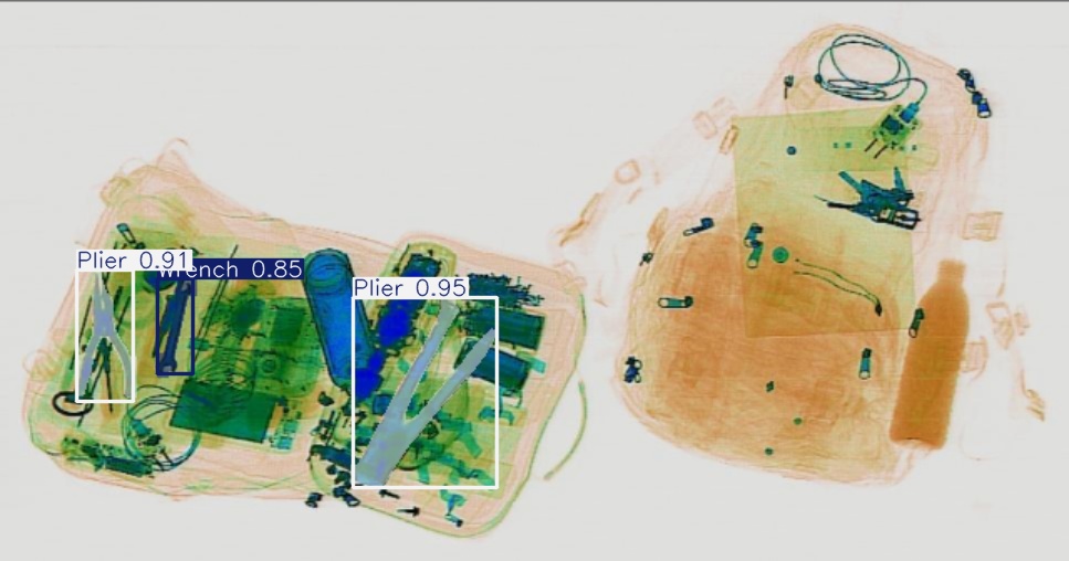 Detection preview by Segmentatation_v8_medium_train_250