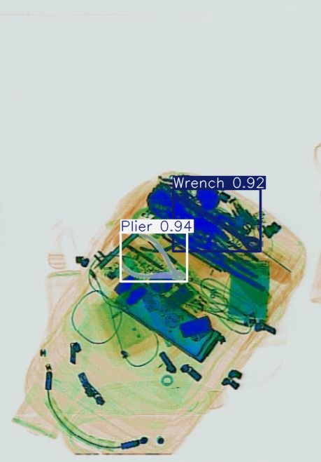 Detection preview by Segmentatation_v8_medium_train_250