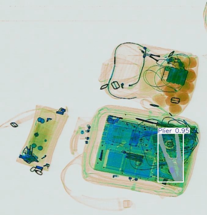 Detection preview by Segmentatation_v8_medium_train_250