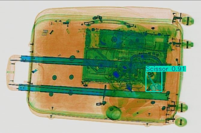 Detection preview by Segmentatation_v8_medium_train_250