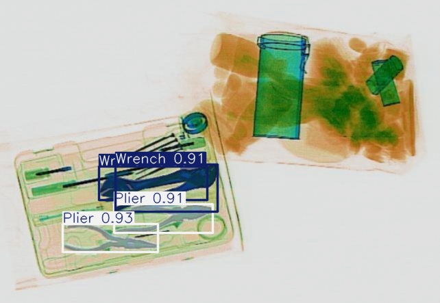 Detection preview by Segmentatation_v8_medium_train_250