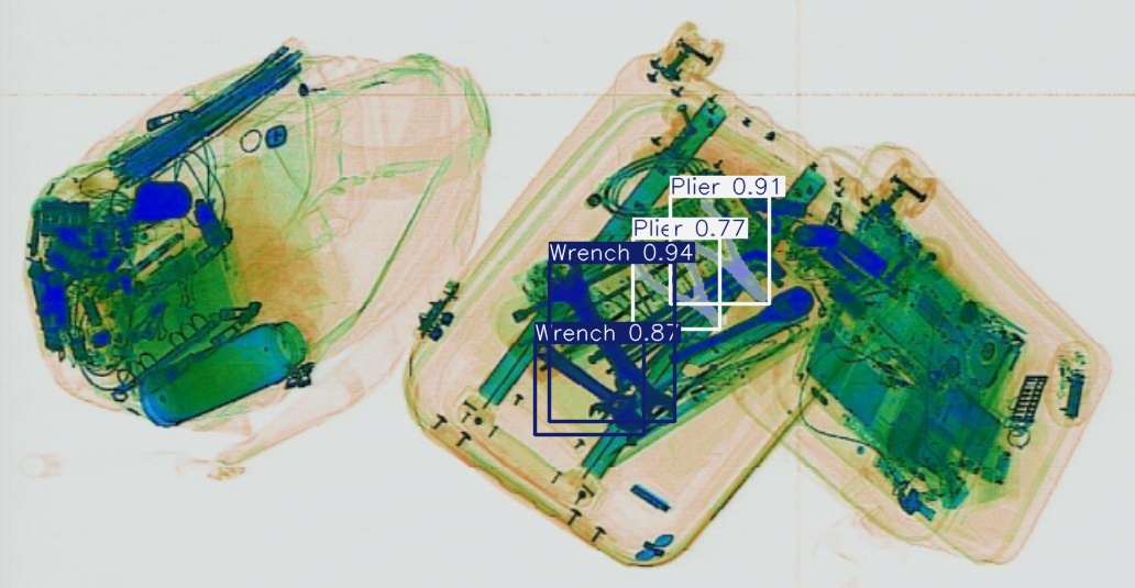 Detection preview by Segmentatation_v8_medium_train_250
