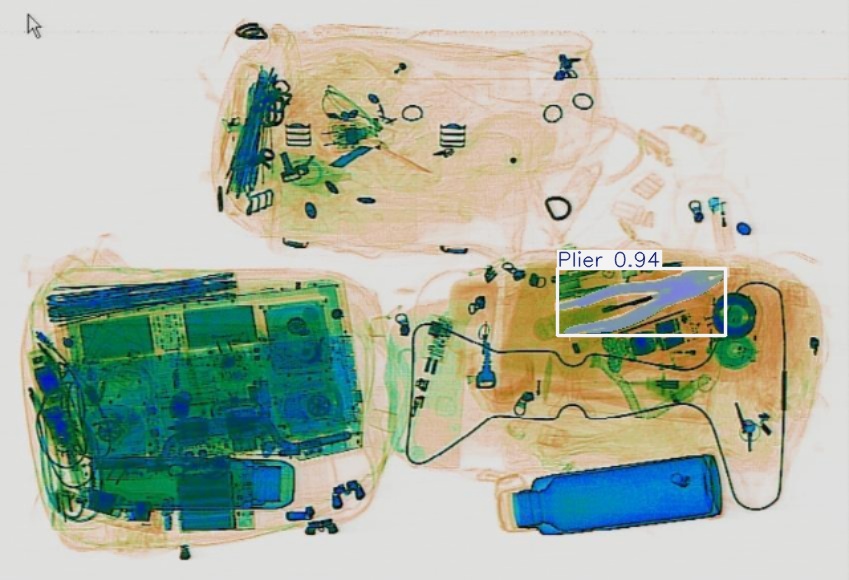 Detection preview by Segmentatation_v8_medium_train_250