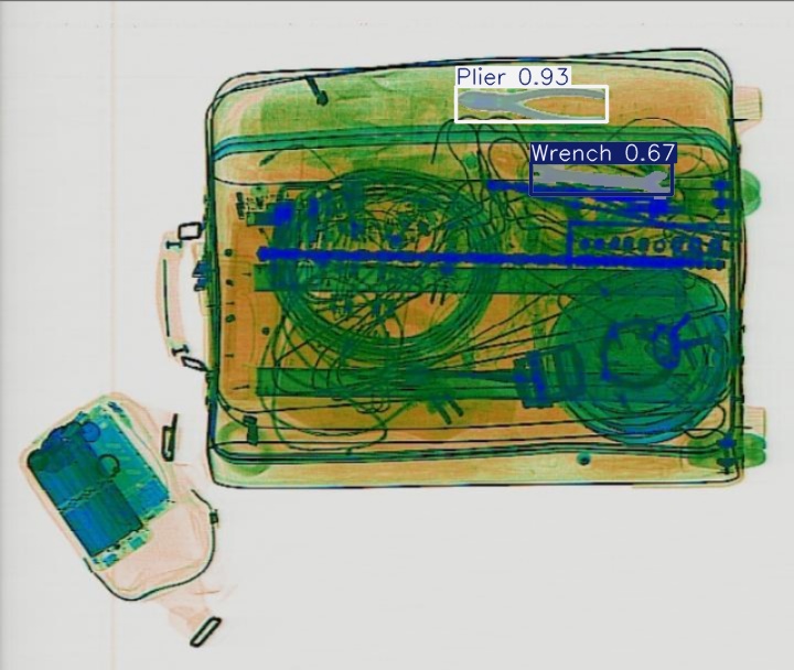 Detection preview by Segmentatation_v8_medium_train_250